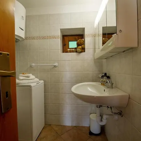 Le Mazot シャレー クールマイユール